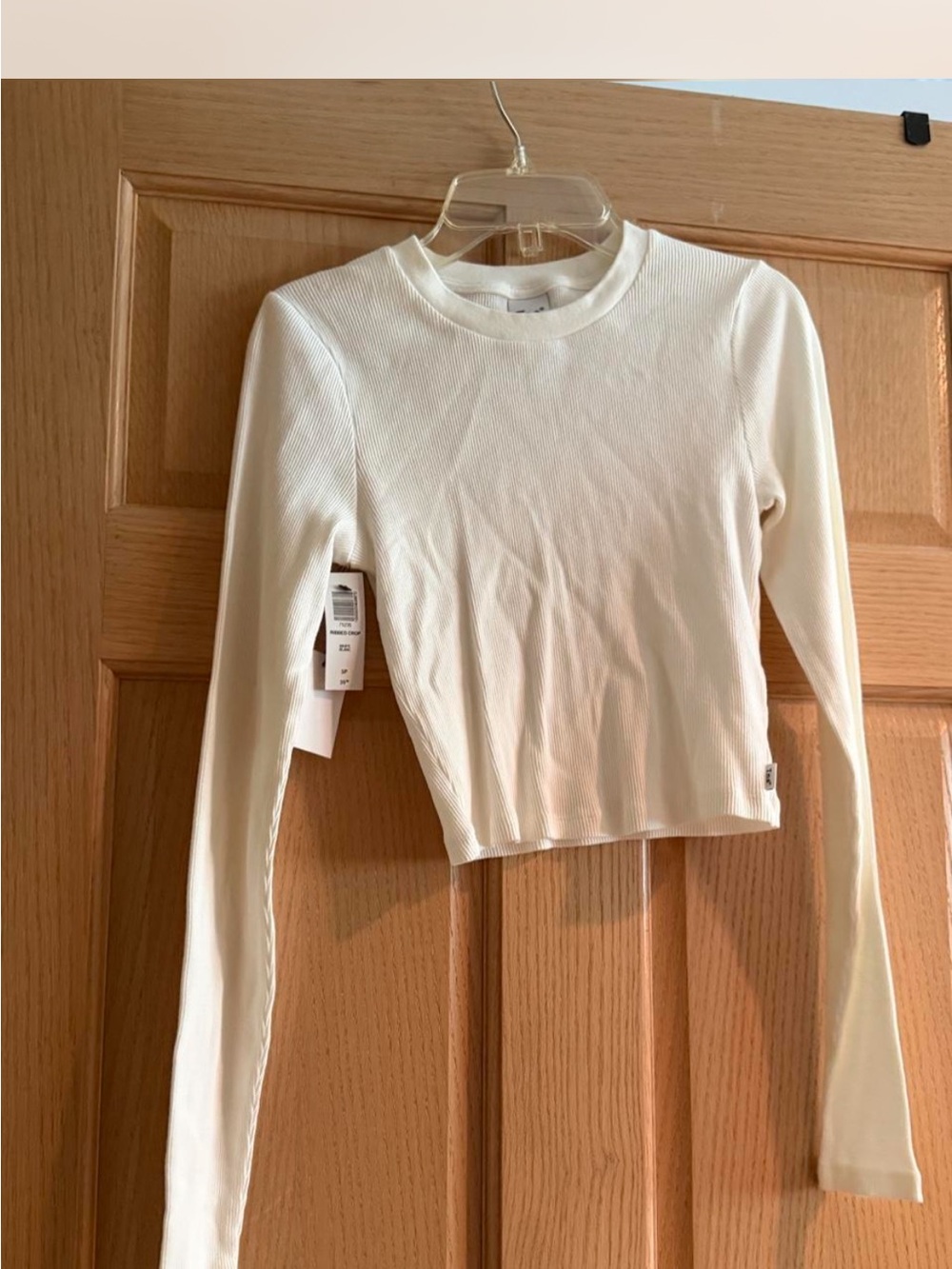 Aritzia white Long Sleeve Ribbed Crop Top